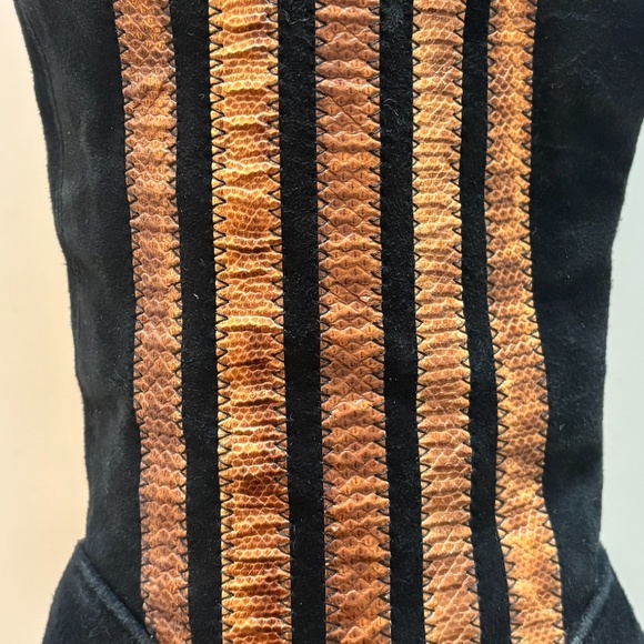 Black Suede Knee-High Boots with Gold Stripes & Red Animal Print Lining - Sz 6.5 - Picture 3 of 11